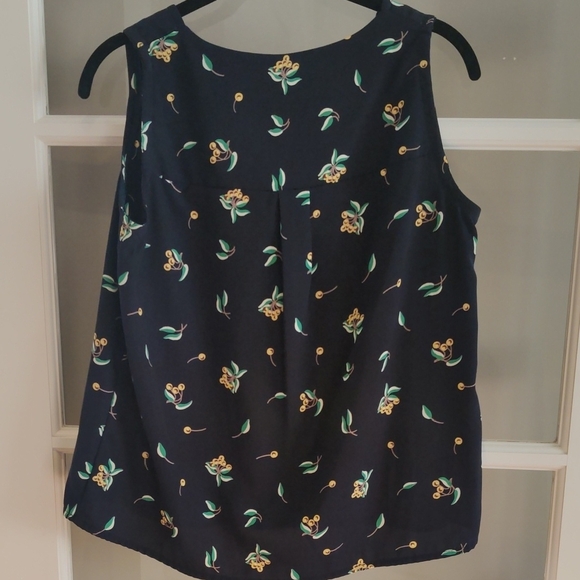 Floral Print Black Sleeveless Top - Picture 3 of 4